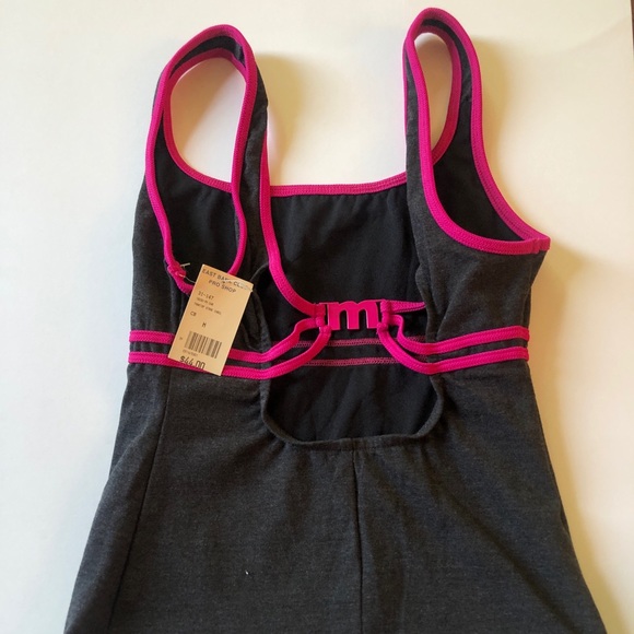 EBC WORKOUT TOP NWT - Picture 3 of 4